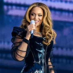 Поп-дайджест: бойкот BTS, Beyoncé и японские чарты